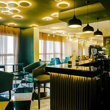 Royal Residences By Design Union Aliayabiagba المظهر الخارجي الصورة