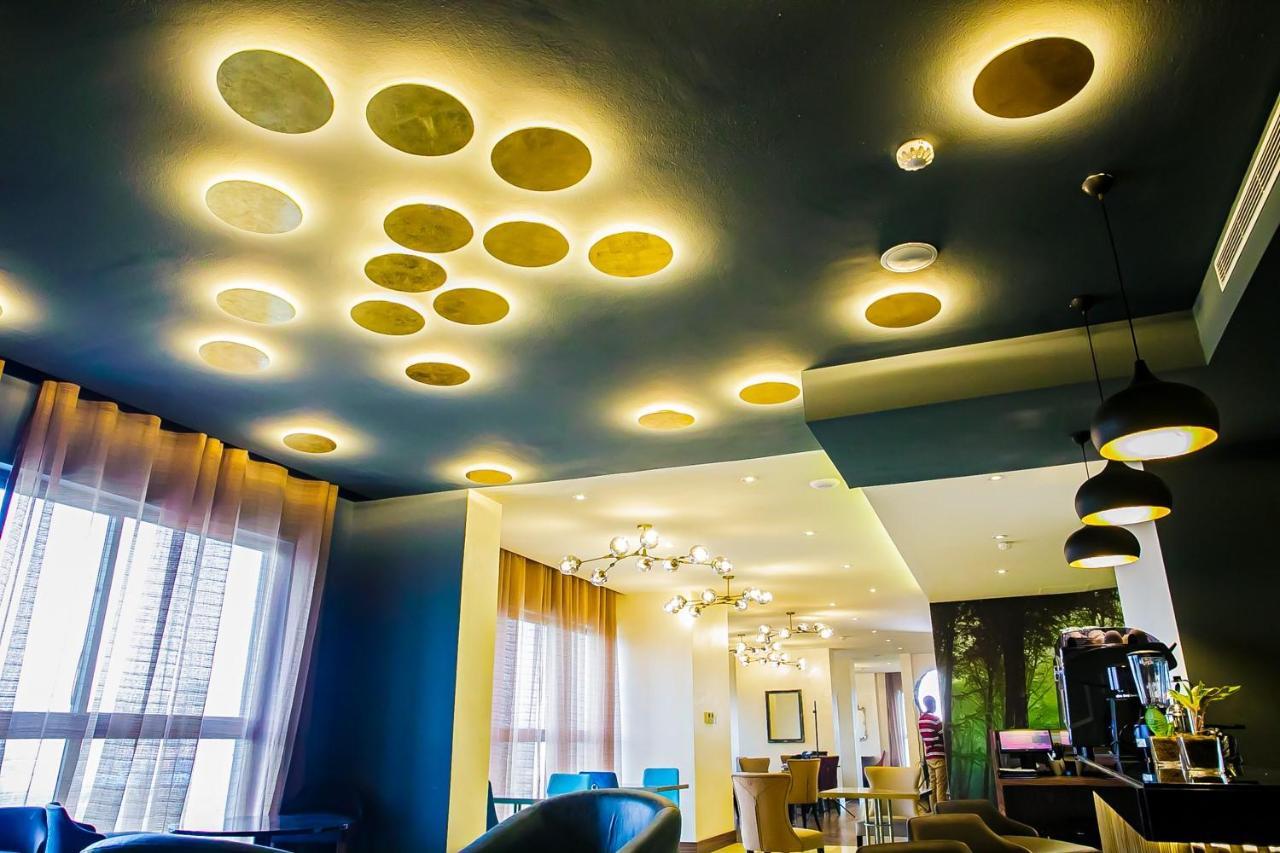 Royal Residences By Design Union Aliayabiagba المظهر الخارجي الصورة