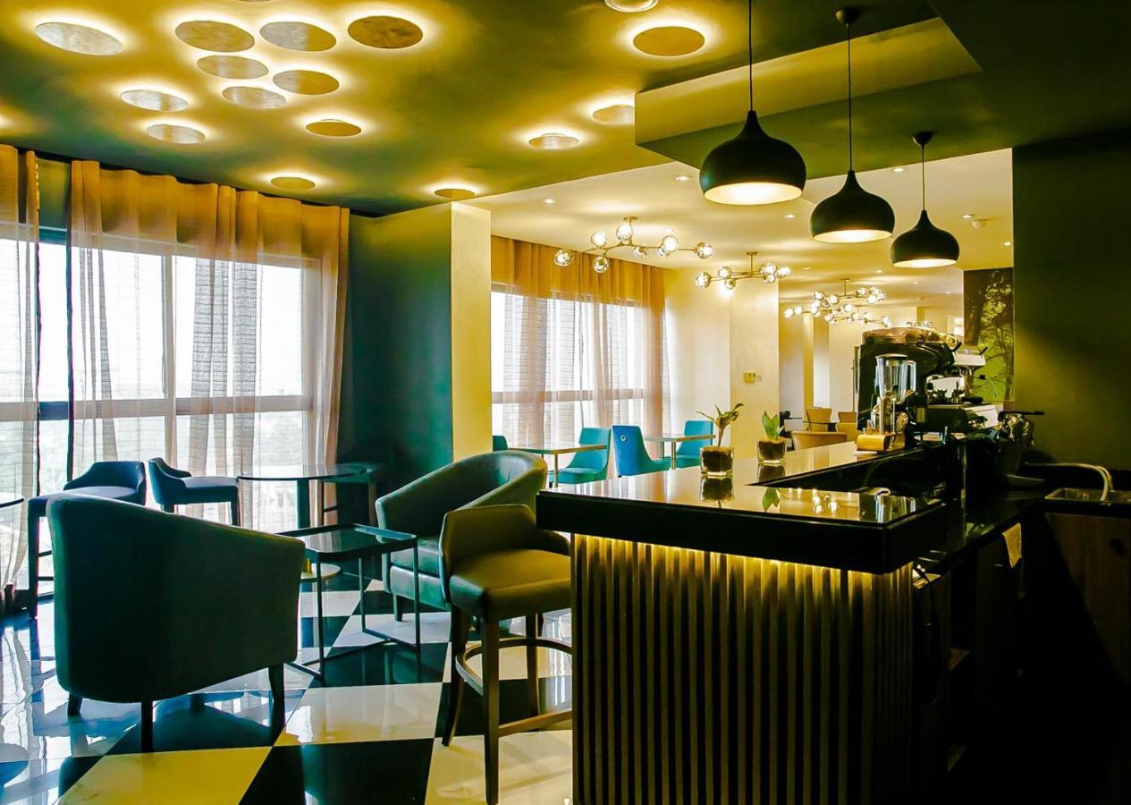 Royal Residences By Design Union Aliayabiagba المظهر الخارجي الصورة