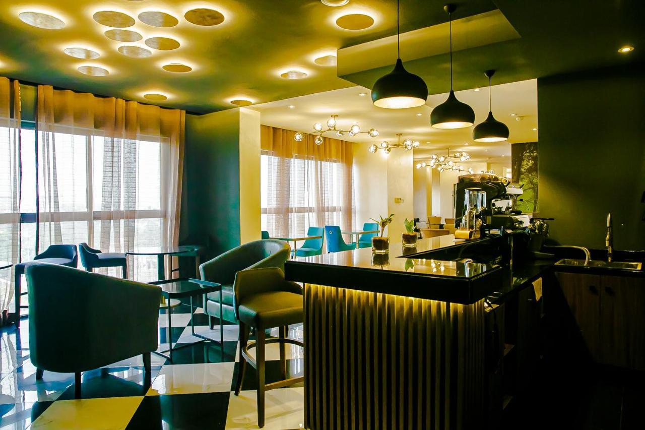 Royal Residences By Design Union Aliayabiagba المظهر الخارجي الصورة